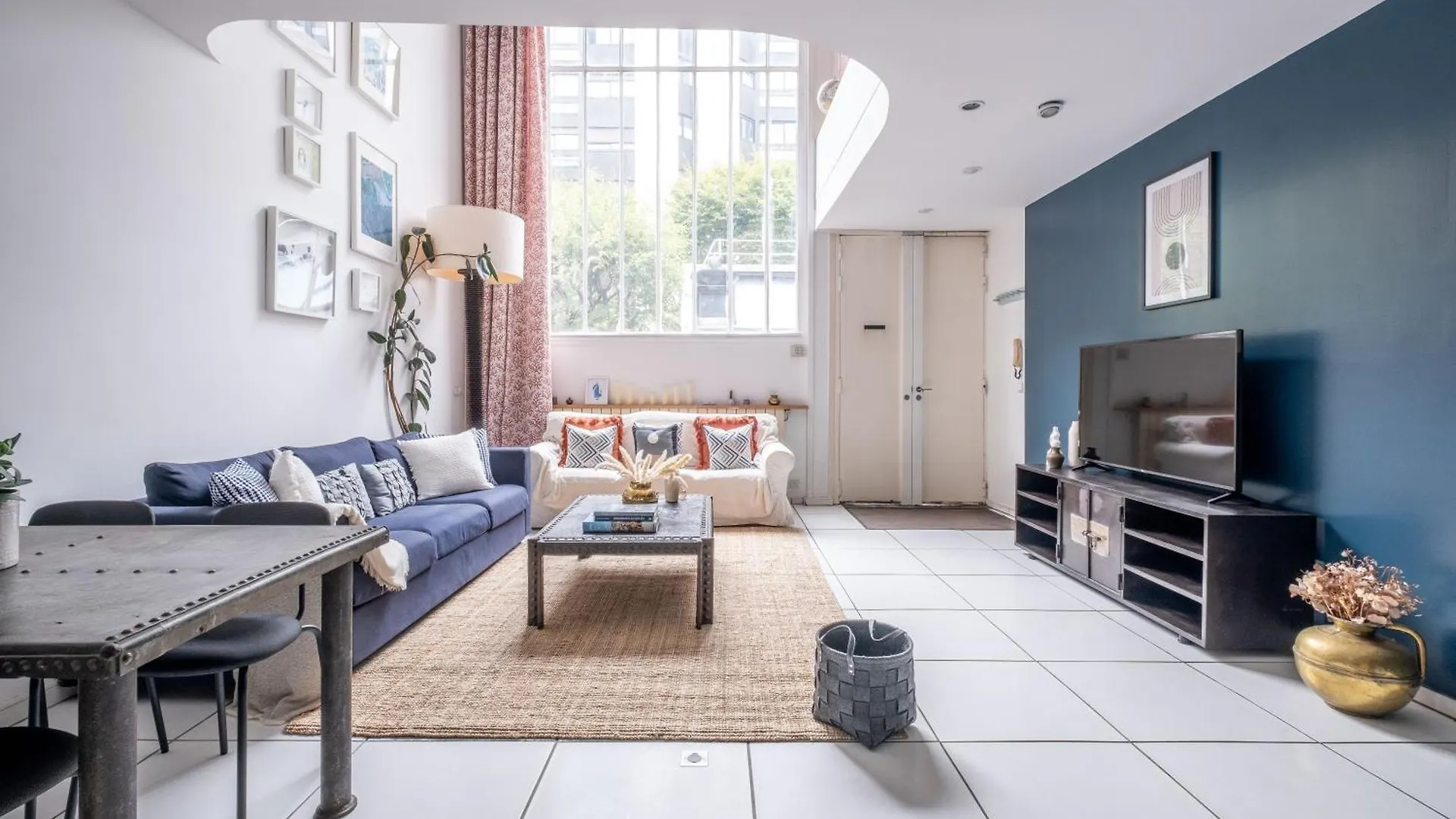 Loft D Exception Au Pied Des Champs-Elysees Paris Frankreich