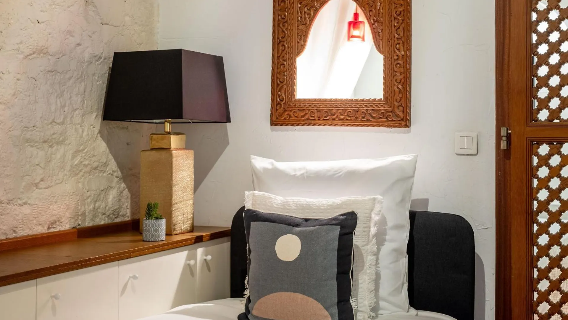 Loft D Exception Au Pied Des Champs-Elysees Paris Frankreich