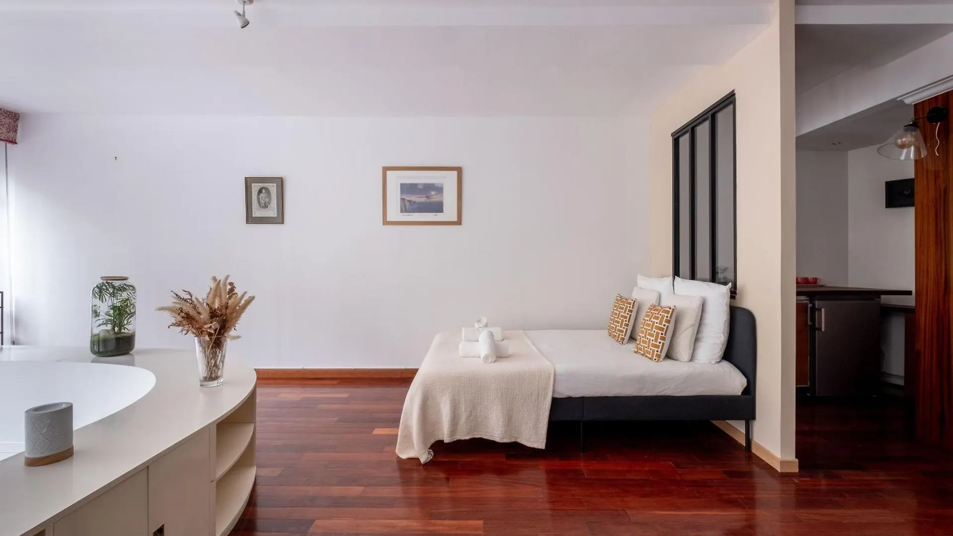 Loft D Exception Au Pied Des Champs-Elysees Paris