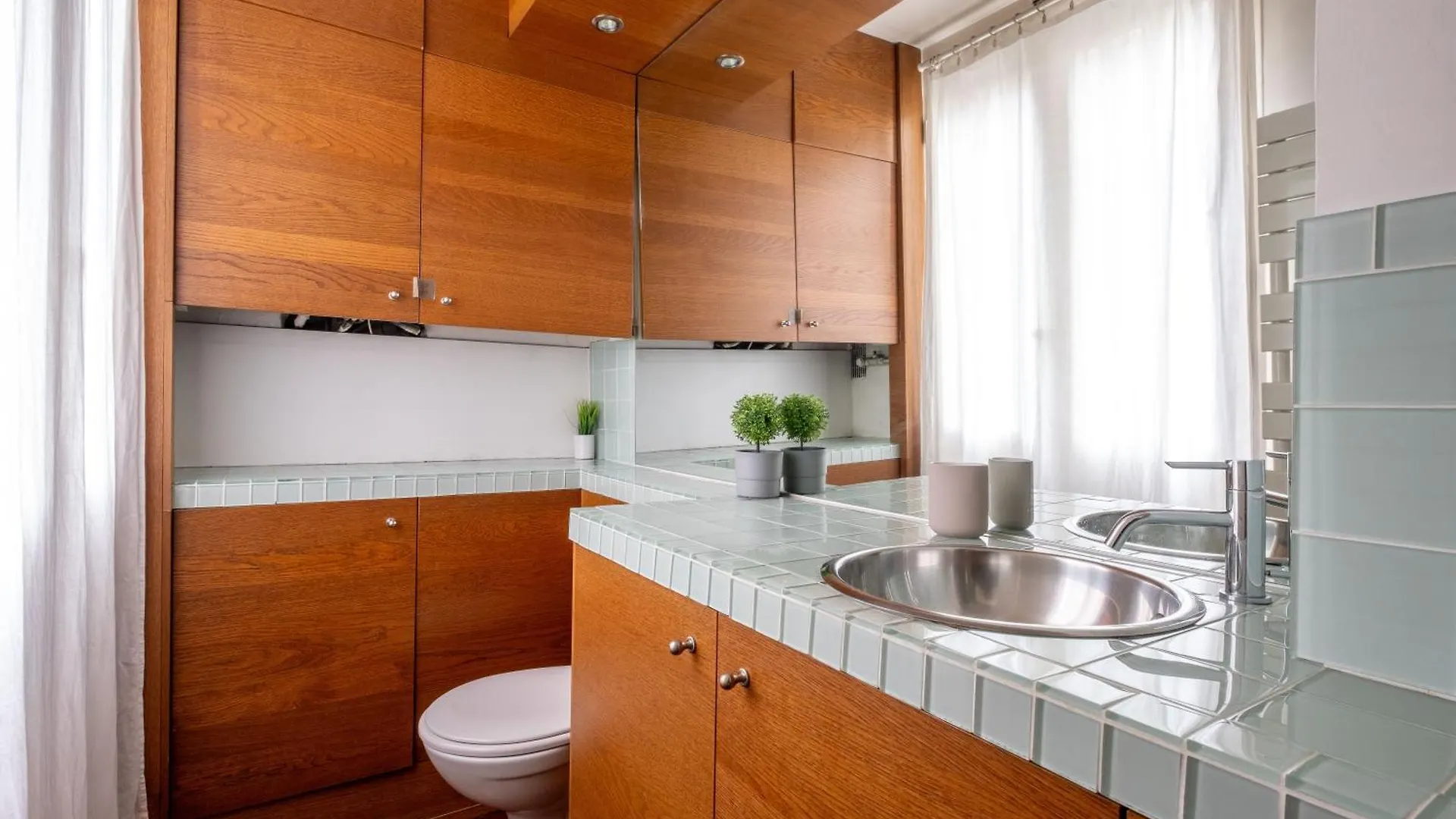 Apartment Loft D Exception Au Pied Des Champs-Elysees Paris