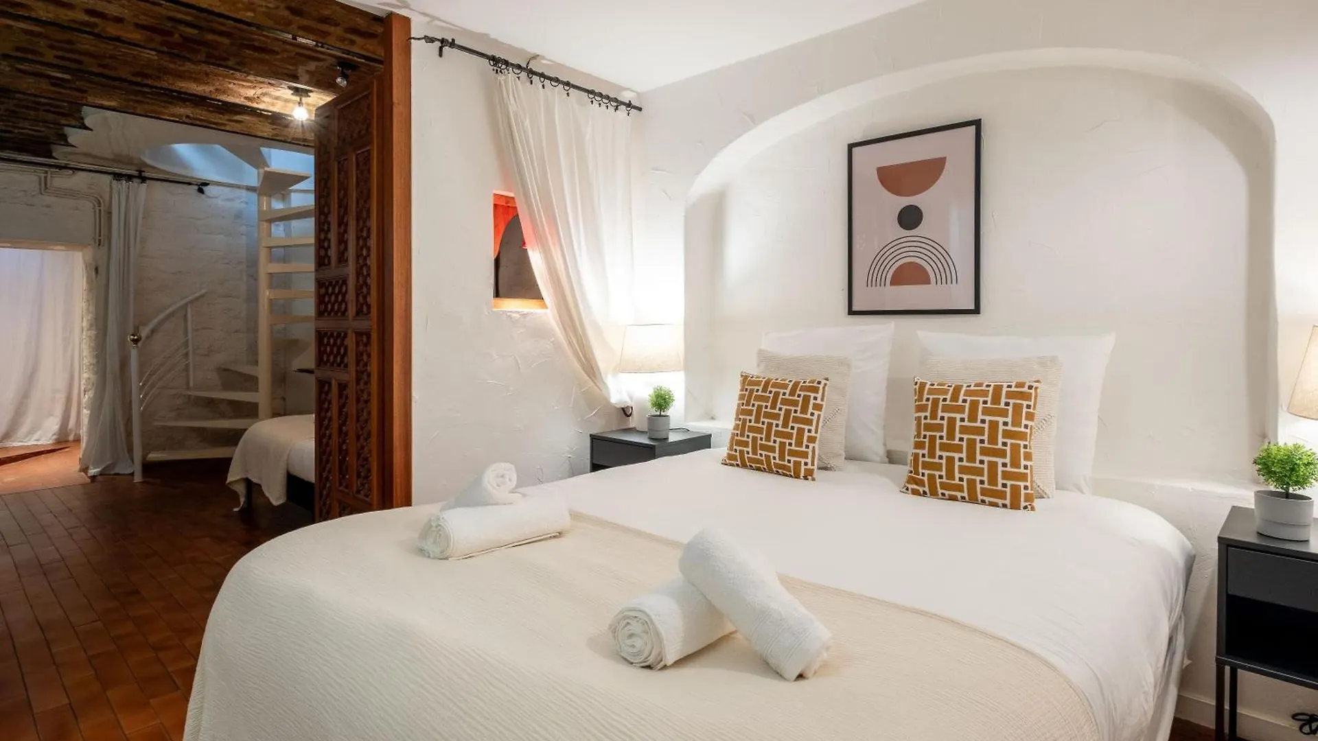 Loft D Exception Au Pied Des Champs-Elysees Paris Frankreich