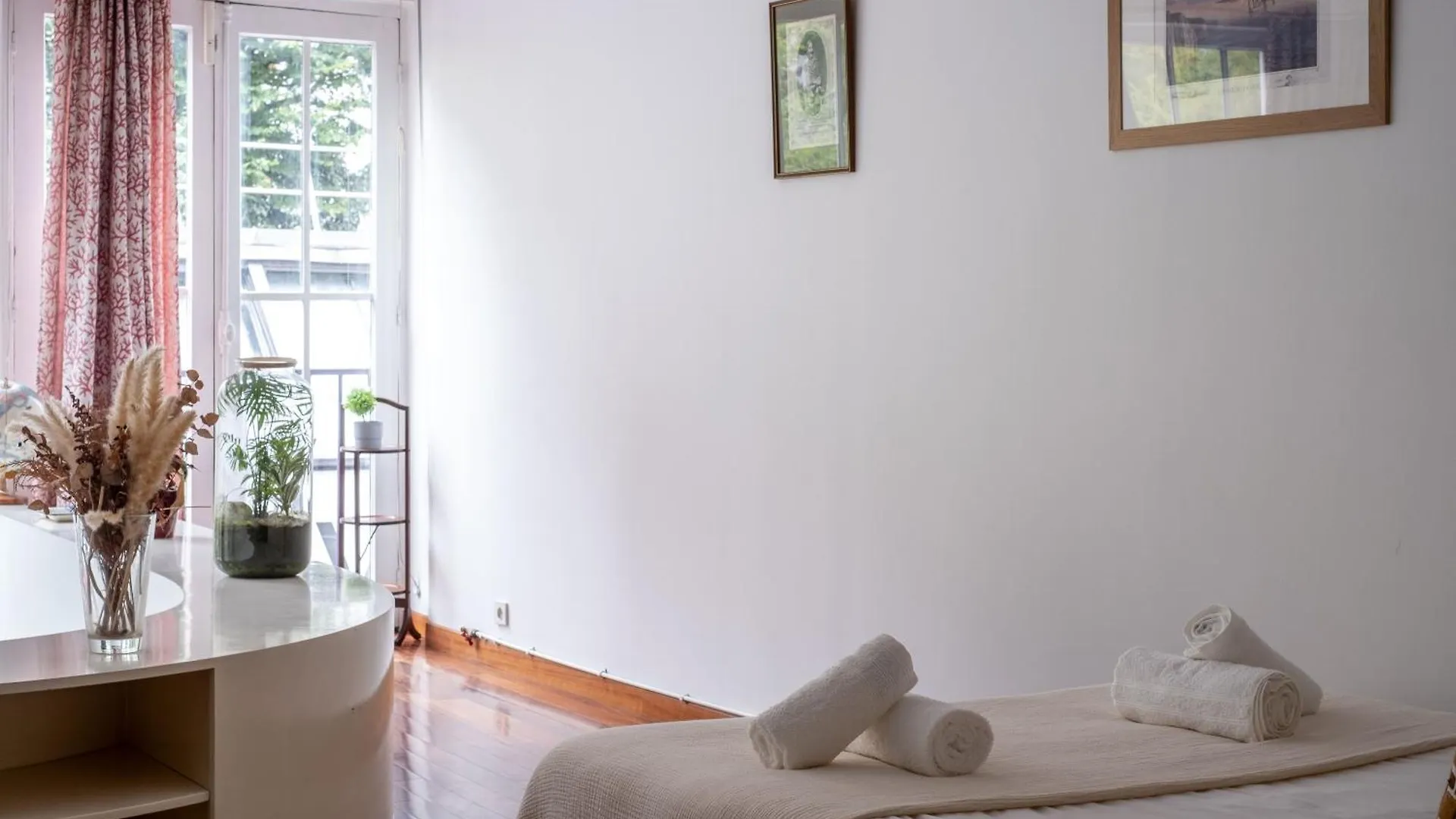 Apartment Loft D Exception Au Pied Des Champs-Elysees Paris