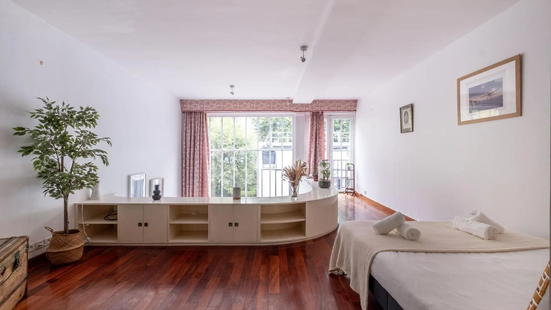 Loft D Exception Au Pied Des Champs-Elysees Paris 0*,  France