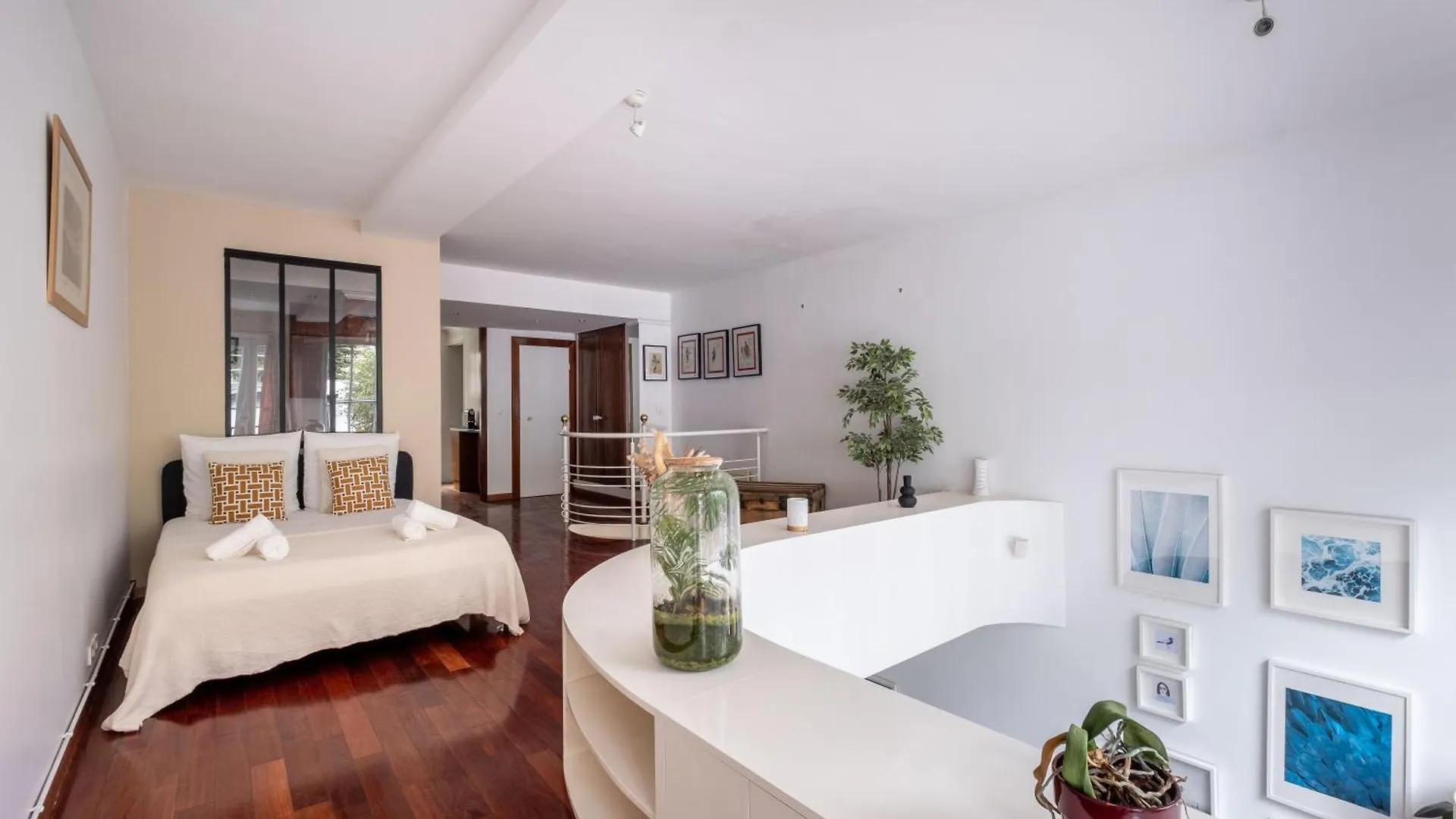 Loft D Exception Au Pied Des Champs-Elysees Paris Appartement